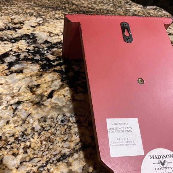 (NWT) small red shelf - Picture 4 of 6